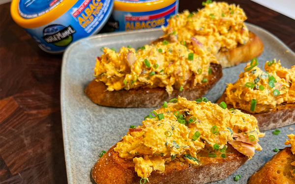 Buffalo Tuna Crostini