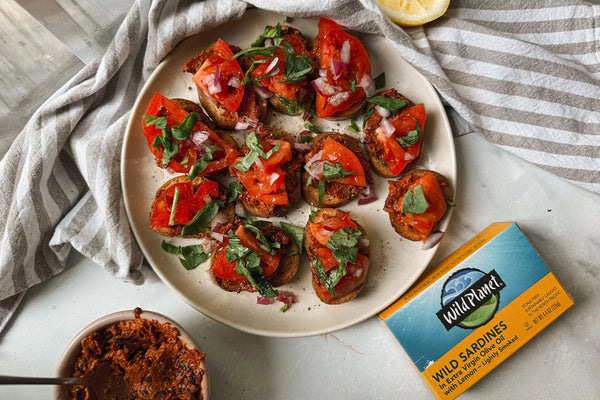 Sun-dried Tomato and Sardine Pâté Crostini