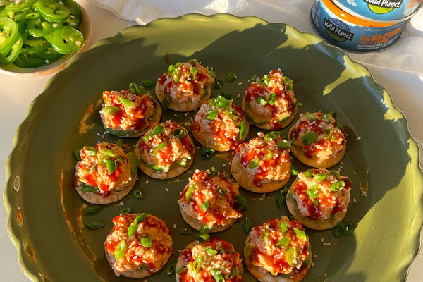 Spicy Tuna Rice Cracker Bites